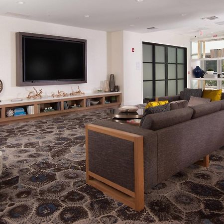 Готель Courtyard Miami Coral Gables Екстер'єр фото