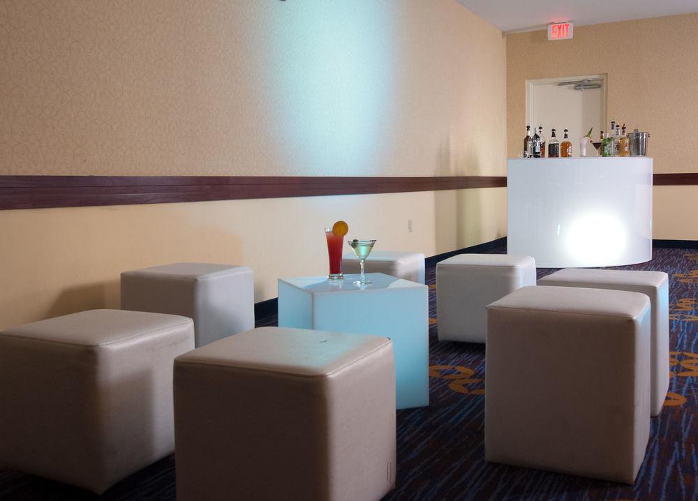 Готель Courtyard Miami Coral Gables Екстер'єр фото