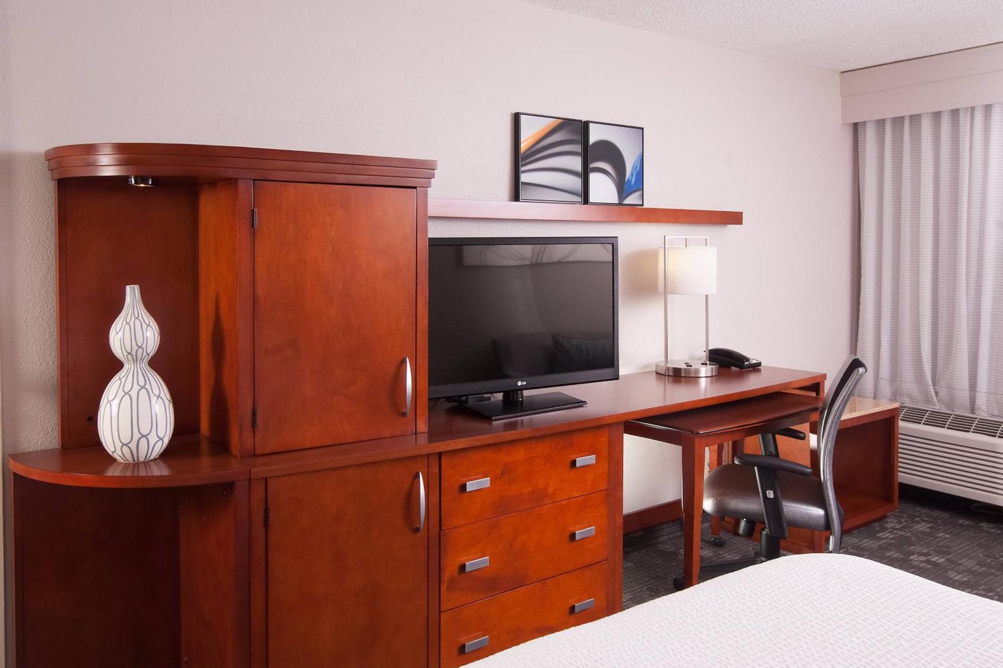 Готель Courtyard Miami Coral Gables Екстер'єр фото