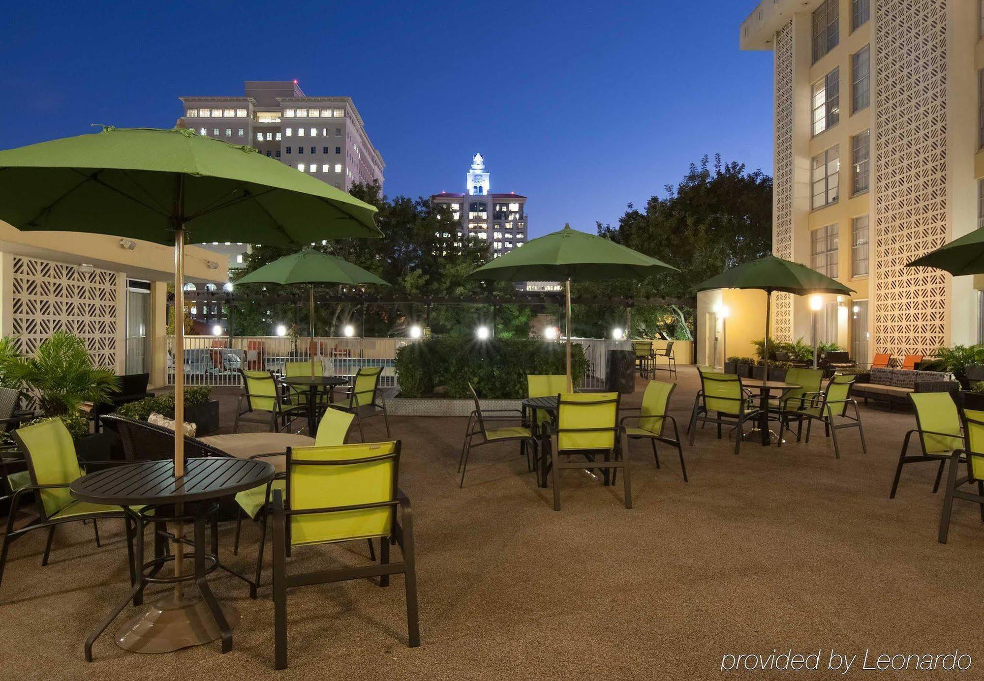 Готель Courtyard Miami Coral Gables Екстер'єр фото